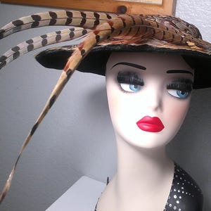 Vintage Feather Plate Hat - Urbi Et Orbi - Rhinestone Accent  display picture 1