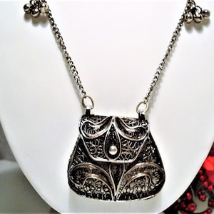 Vintage Silver Plated Filigree Purse Locket Pendant Necklace - 35" Chain