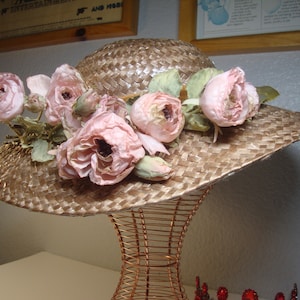 Vintage STRAW PLATE HAT - Natural Straw Plate Hat, Pink Fabric Plastic Stem Roses, Gold Velvet Band - Size 21 - 15&quot; Across - 47&quot; Around Brim