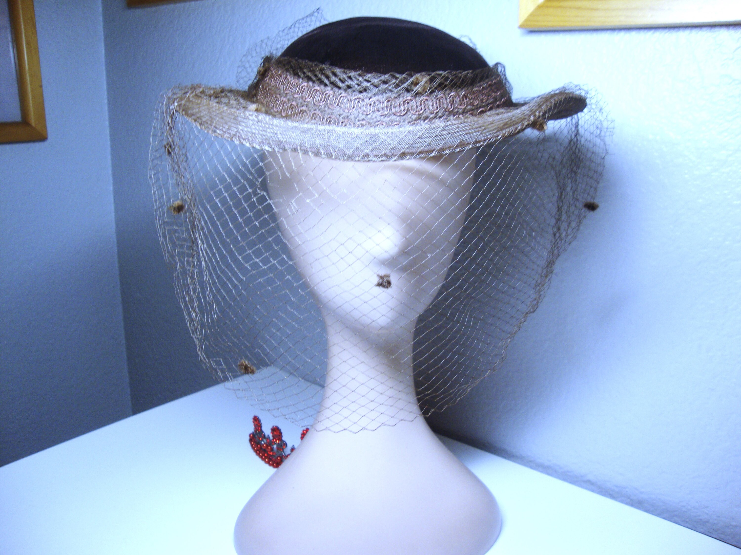 Vintage WHITTALL & JAVITS HAT - Brown Velvet Crown Wide Brim