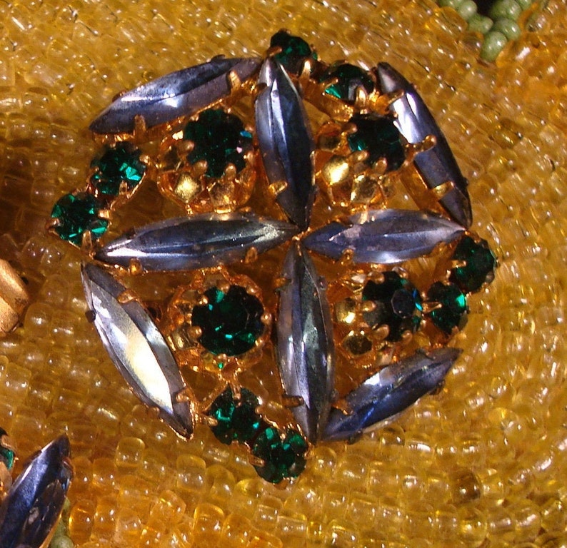 Vintage AUSTRIAN JEWELRY SET Made in Austria Green Brooch /& Clip-On Earrings Beautiful Blue Excellent Vintage Condition!!