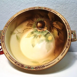 Vintage Nippon Moriage Bowl: Hand-Painted Earth Tone Tri-Footed Bowl