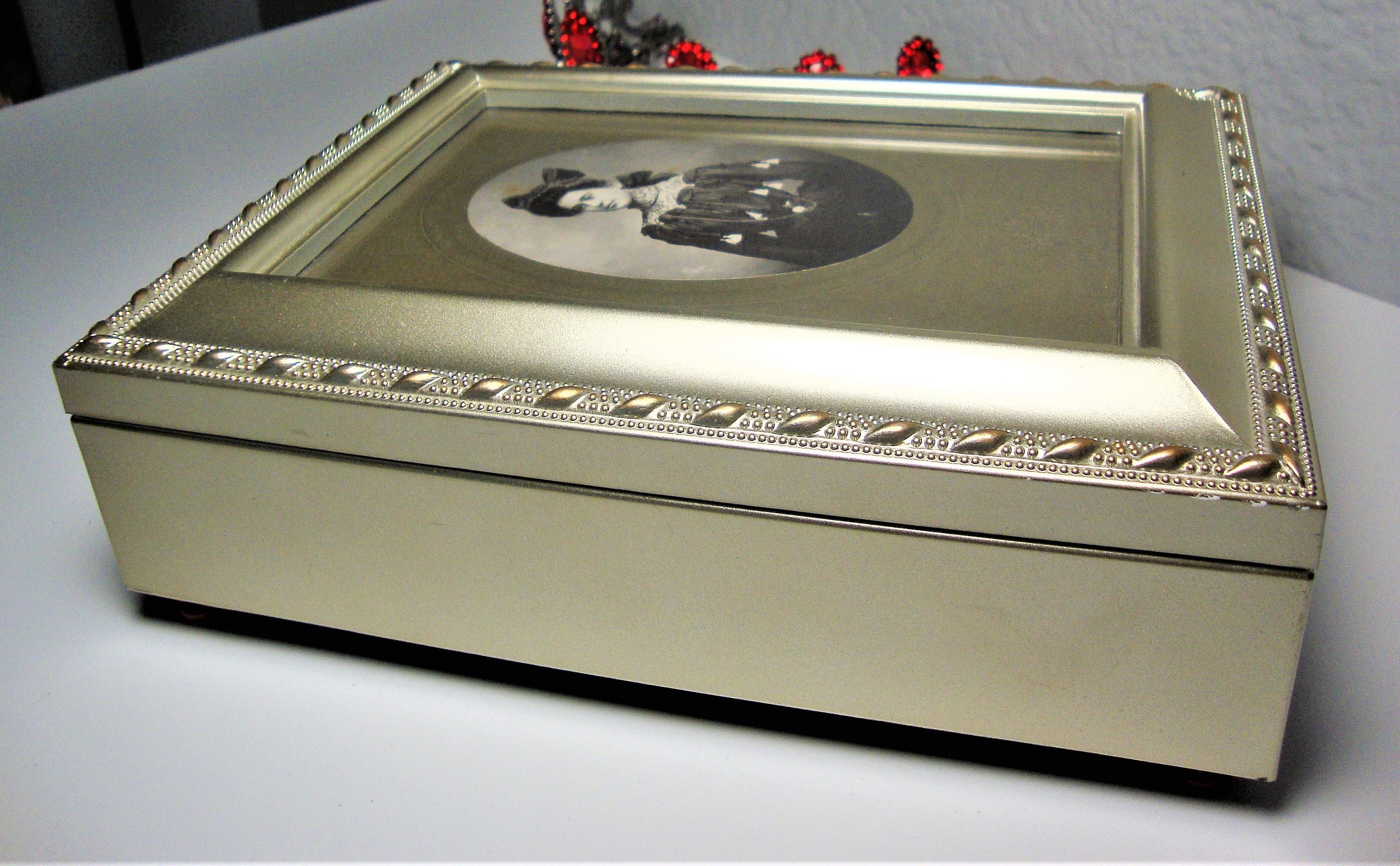 Vintage Sankyo Music Box With Photo Frame: Plays 