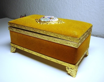 Vintage Gold Velvet Jewelry Music Box: Courting Scene Cameo, Red Velvet Lining