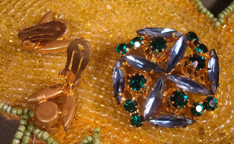 Vintage AUSTRIAN JEWELRY SET Made in Austria Green Brooch /& Clip-On Earrings Beautiful Blue Excellent Vintage Condition!!
