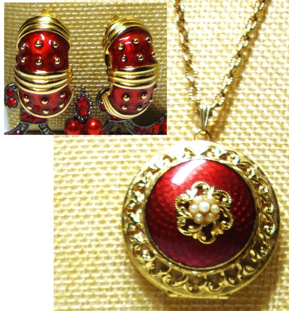 Vintage GUILLOCHE LOCKET w/ EARRINGS - Gold Plate… - image 1