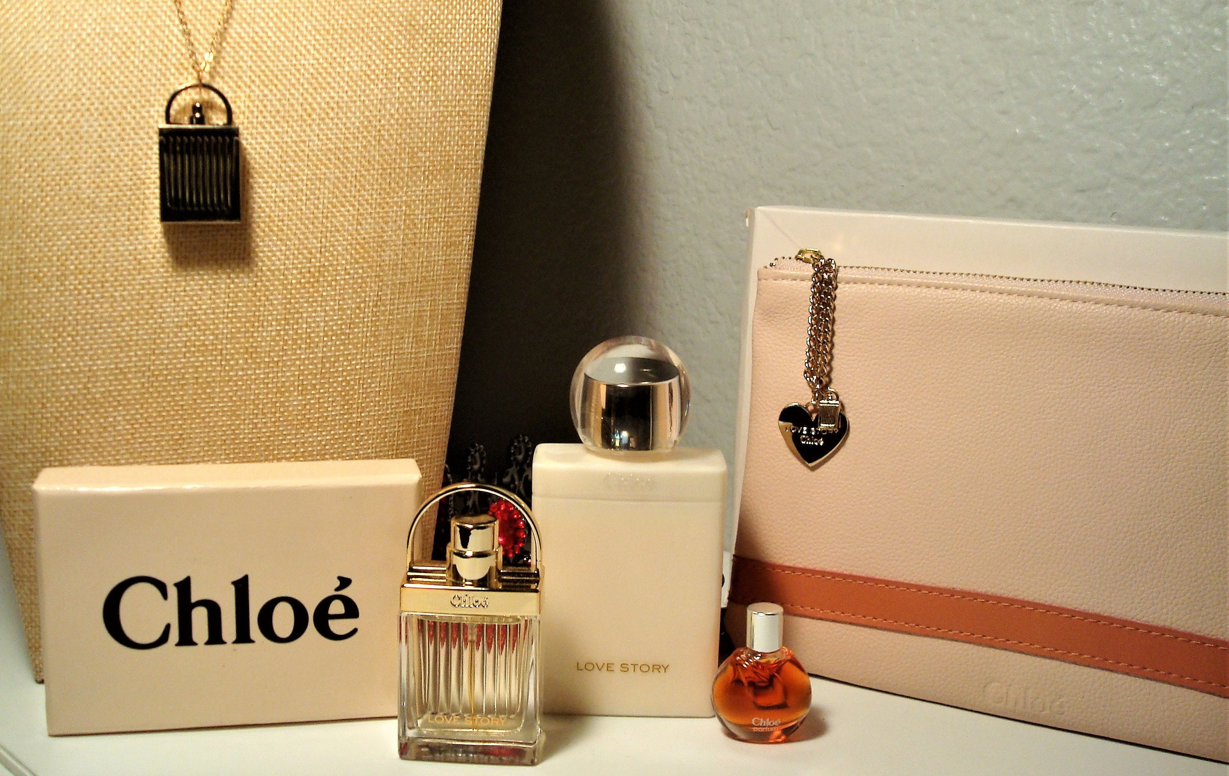 Chloe Love Story Perfume Bundle: Pendant, Spray, Lotion, Pouch