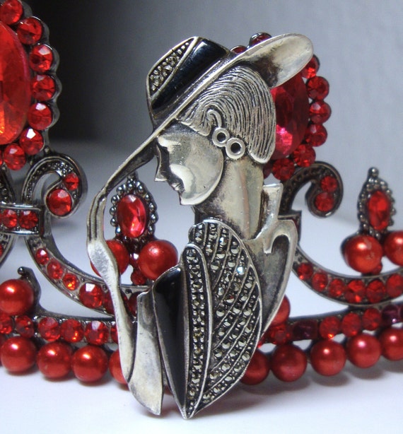 Vintage DECO LADY BROOCH - Unique Marcasite & Ony… - image 1