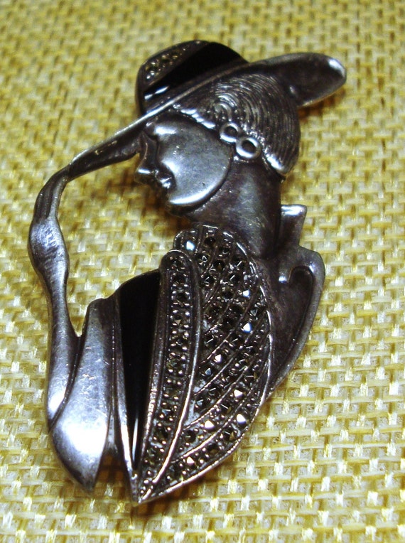 Vintage DECO LADY BROOCH - Unique Marcasite & Ony… - image 8