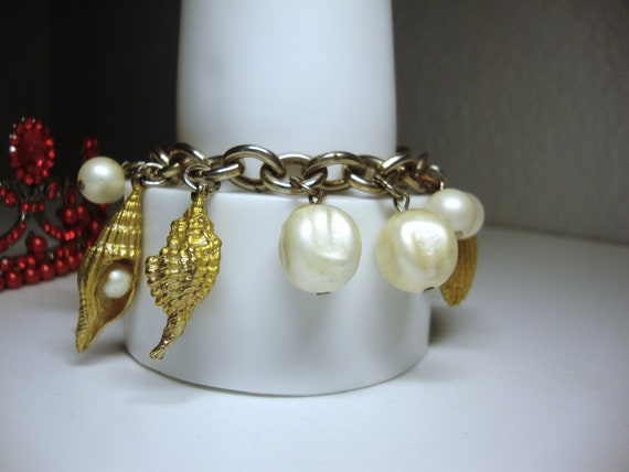 Vintage SHELLS & PEARLS BRACELET - Silvertone Dan… - image 1