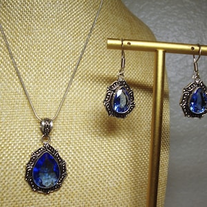 Vintage S.S. TOPAZ NECKLACE & EARRINGS - Sterling Silver Faceted Blue Topaz Gem Stone Pendant Necklace,