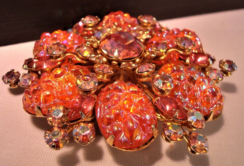 Vintage RED RHINESTONE BROOCH Large Sparkling Pink Dimpled Etsy