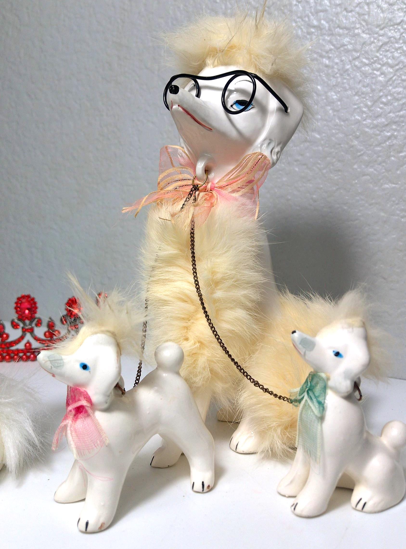 2006 Zodiac Figurine Poodle 置物 Vintage Faux Fur Poodle Figurines – Mom With Glasses, Crowned