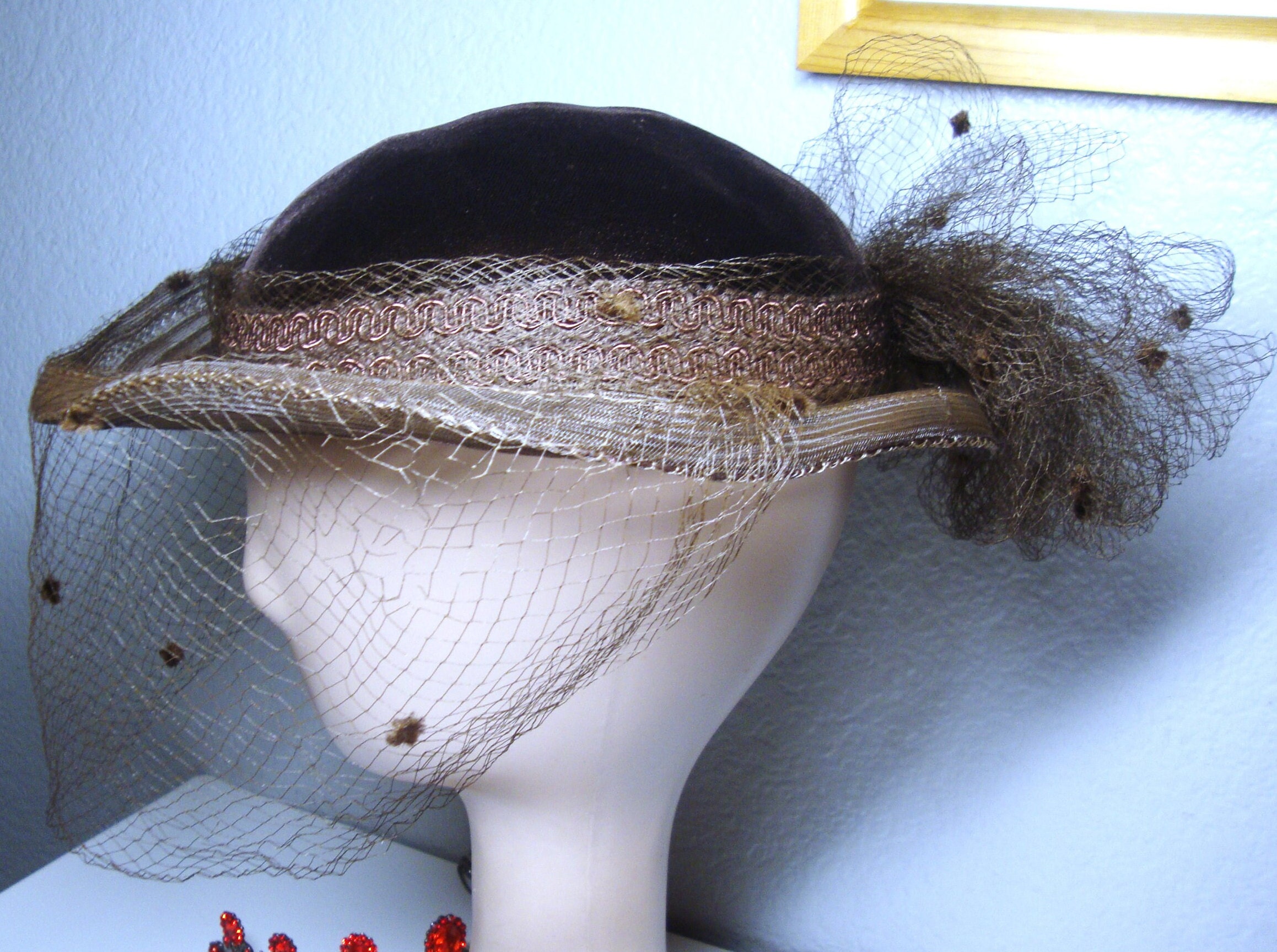 Vintage WHITTALL & JAVITS HAT - Brown Velvet Crown Wide Brim