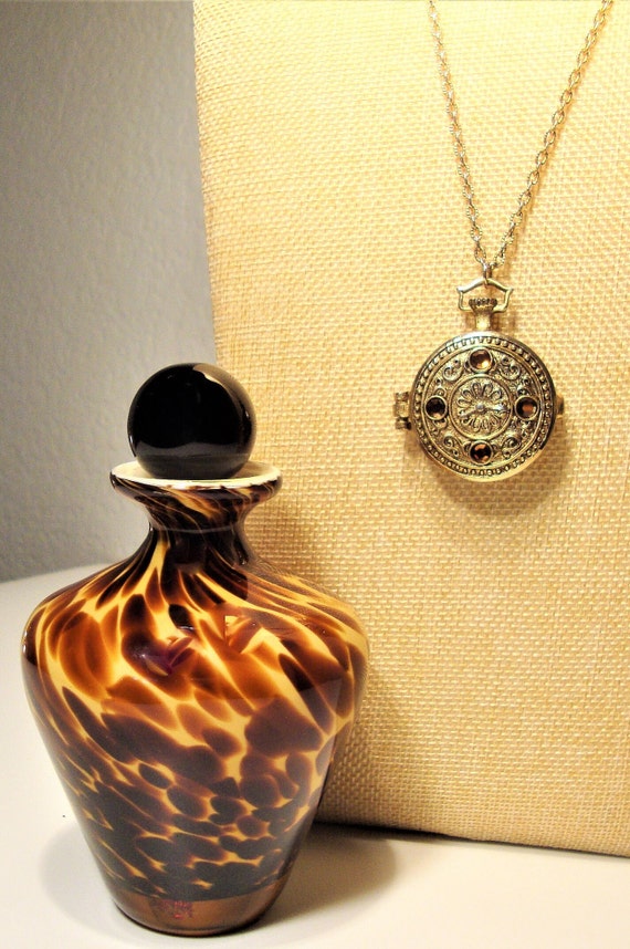 Adrian Necklace in Tortoiseshell Adrian Necklace in Tortoiseshell