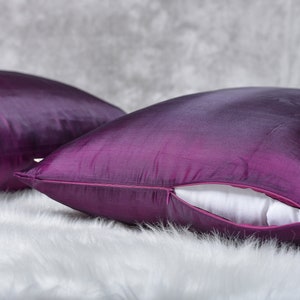 Hannah Silk- 1 Pair Silk Pillowcase. 100% Pure Mulberry. Cares for Your Hair and Complexion. QUEEN SIZE/ Zipper - Dark Purple