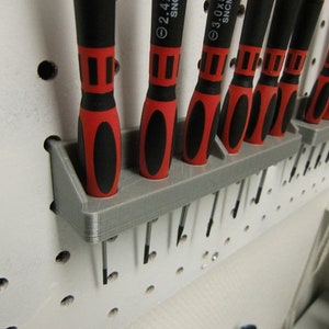 Pegboard holder for 6 screwdrivers