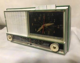 Cool MCM 1961 RCA Clock Radio 1RC 1201 Now New Clock & Bluetooth Speaker NICE Free Shipping