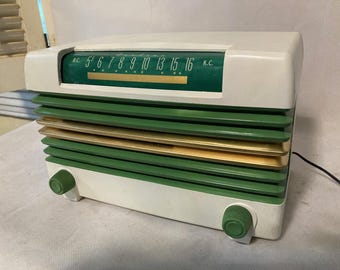 Vintage MCM 1952 Airline Radio 25 BR 1526 Repainted Now Bluetooth Nice