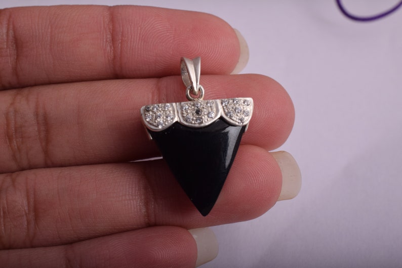 100/% Natural Black Onyx Pendant in 925 Sterling Silver Onyx Pendant 20X21 mm Gemstone Pendant