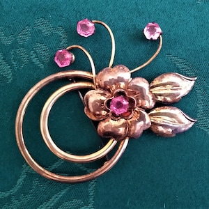 Vintage Harry Iskin 1940&#39;s Swirl Pink Rhinestone Pin/Brooch - Signed - 10K