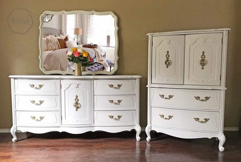 Sold Vintage Bassett French Provincial Dressers Mirror Set Etsy