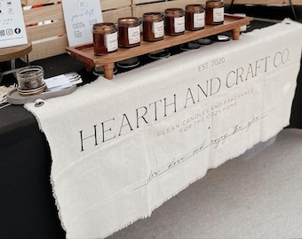Banner in tela con logo personalizzato, insegna per branding aziendale, banner in tessuto, insegna per stand di vendita, espositore per mercati agricoli, banner per fiere, decorazioni aziendali.