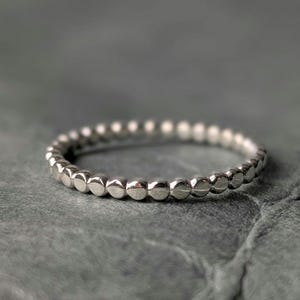Stapelring "Punkte" aus Silber 925, schmaler Silberring