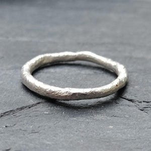 Schmaler Stapelring aus Sterlingsilber 925