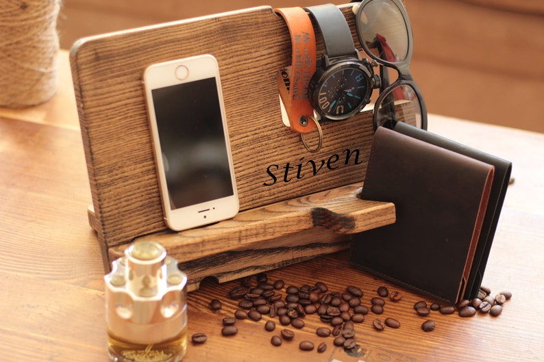 Unique OAK Dock station,Modern Phone Docking,Multi Charging Station,Charging Station Organizer,OAK Docking Station,Nightstand Organizer Mens