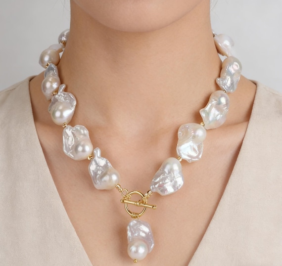 Elegant White Baroque Pearl Necklace,bracelet,earrings,flat  display picture 1