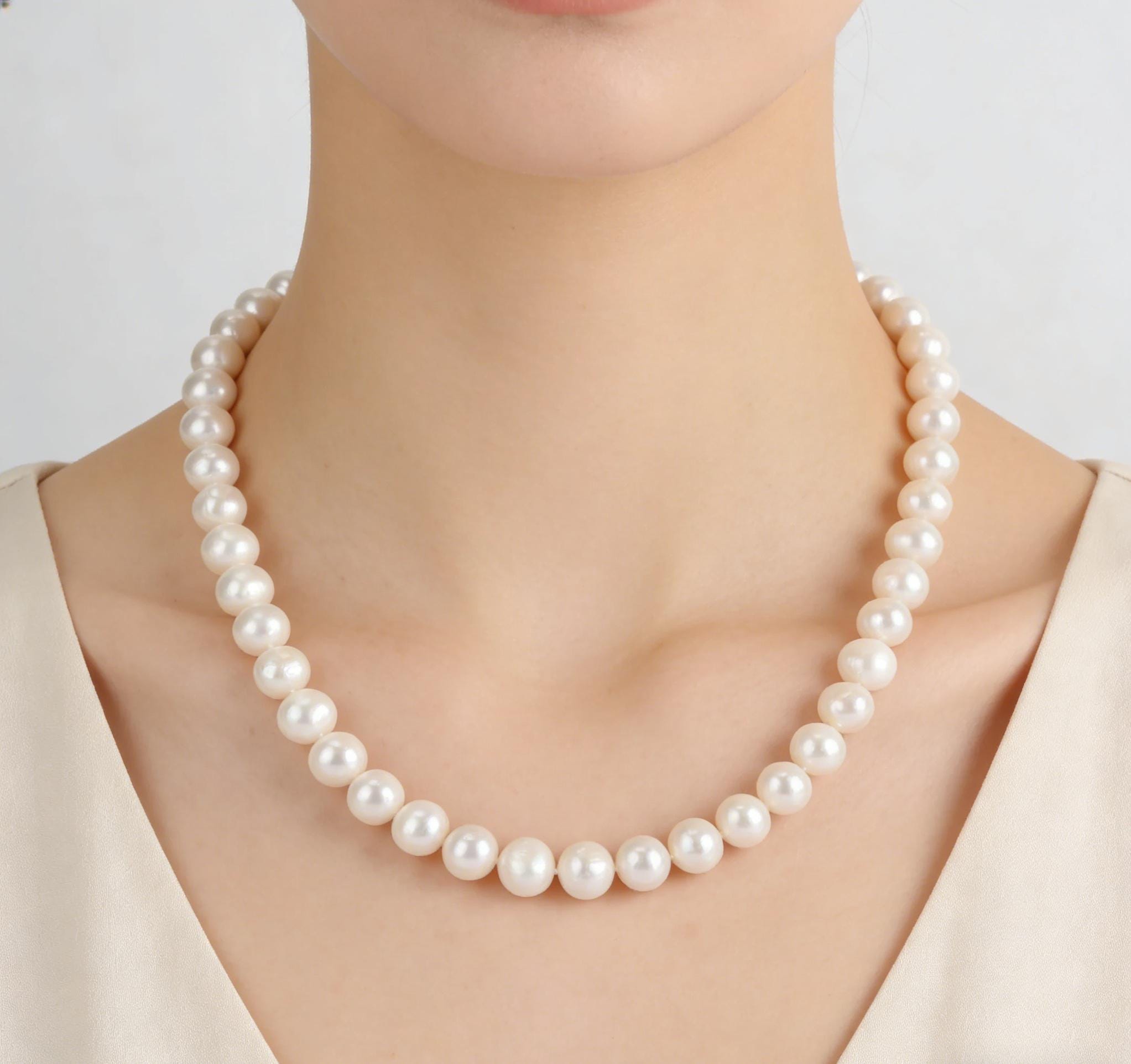White Freshwater Pearl Necklace: Elegant Bridal Jewelry - Etsy Israel