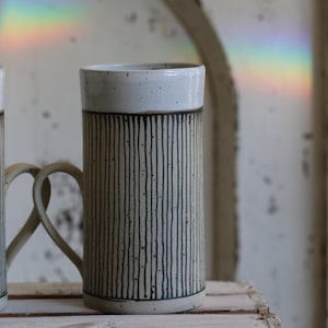 Taza de café de cerámica hecha a mano: Taza de té de cerámica rayada
