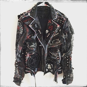 Biker Spiked Patches Jacke, Steampunk personalisierte Silber Nieten Jacke, Motorrad handgefertigte Reverskragenjacke, Damenmodejacke,