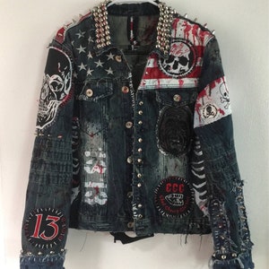 Chaqueta vaquera punk con tachuelas, estilo steampunk gótico, vaqueros personalizados. imagen 2
