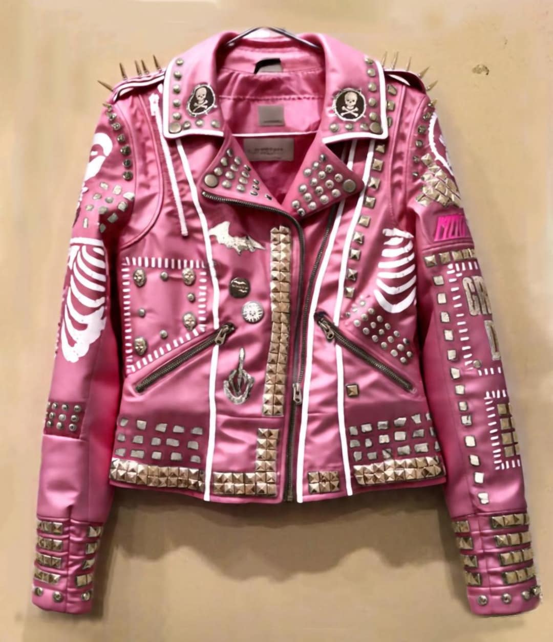 Pinklove様 Venom Pulse Women's Pink Leather Jacket With Punk Patches