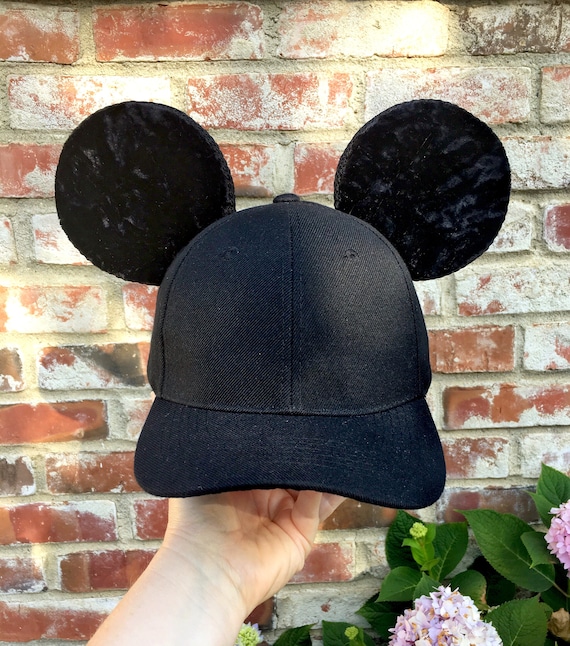 Black mickey mouse baseball cap sales