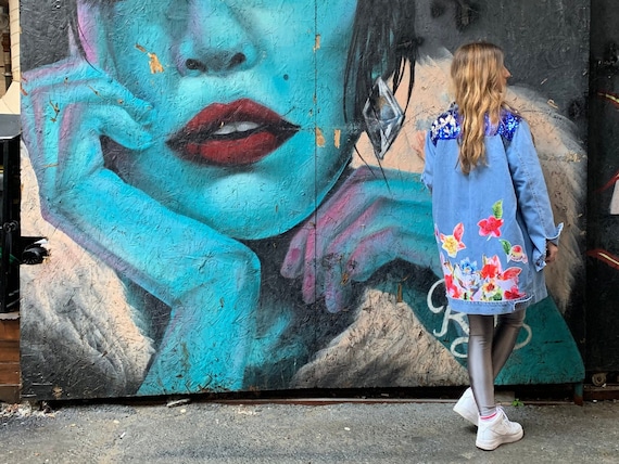 Veste en jean long patche a fleurs manteau en jean longue ligne denim bleu vetements dexterieur veste indigo surdimensionnee cadeau pour un ami vetements pour femmes Etsy Canada