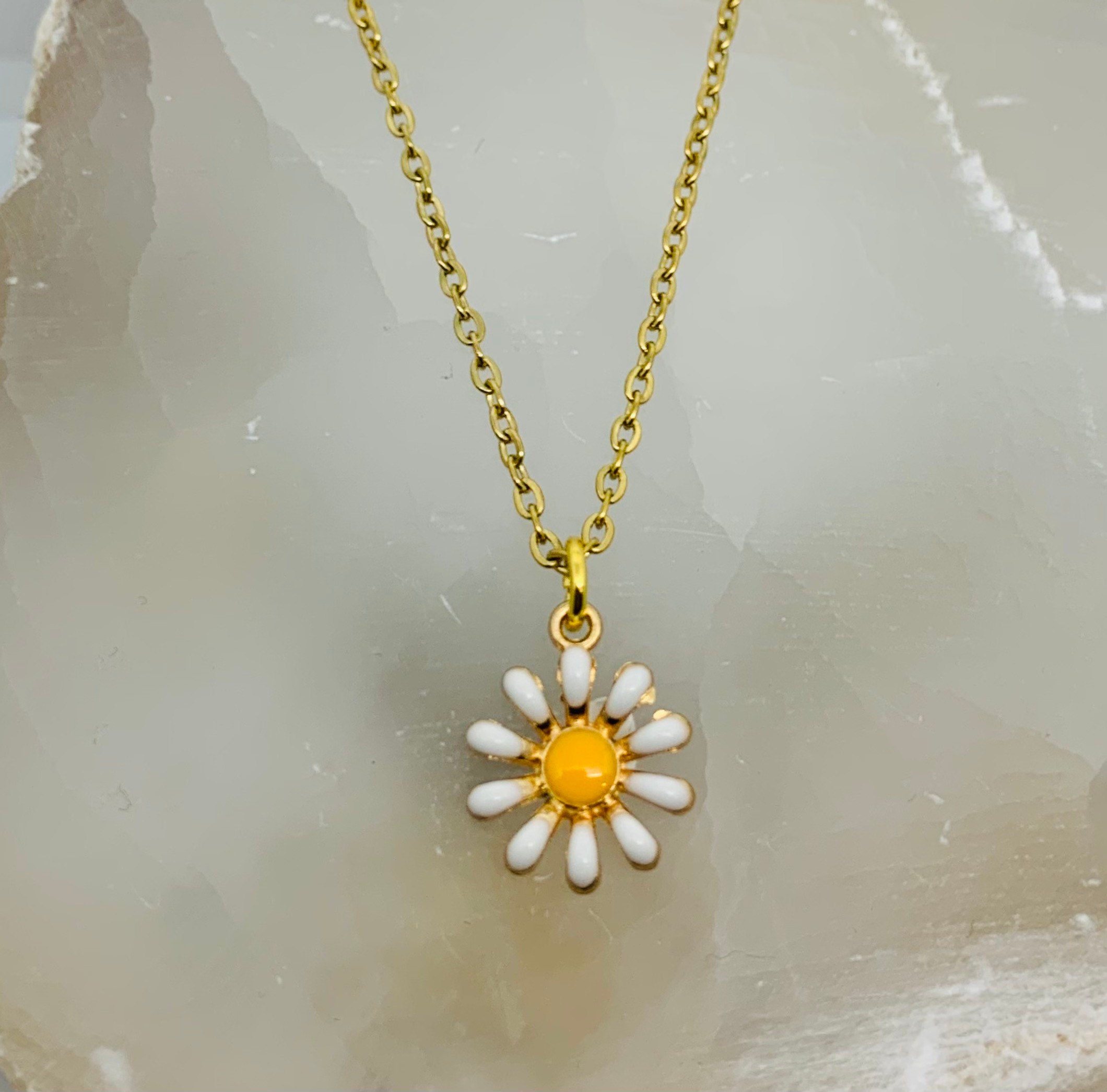 Daisy necklace Etsy