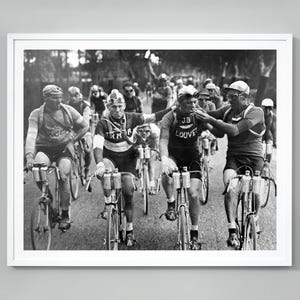 Impresión fumadora de ciclistas del Tour de Francia, cartel de ciclistas del Tour de Francia, 1927, ciclismo vintage, fotografía en blanco y negro, impresión de arte de calidad de museo