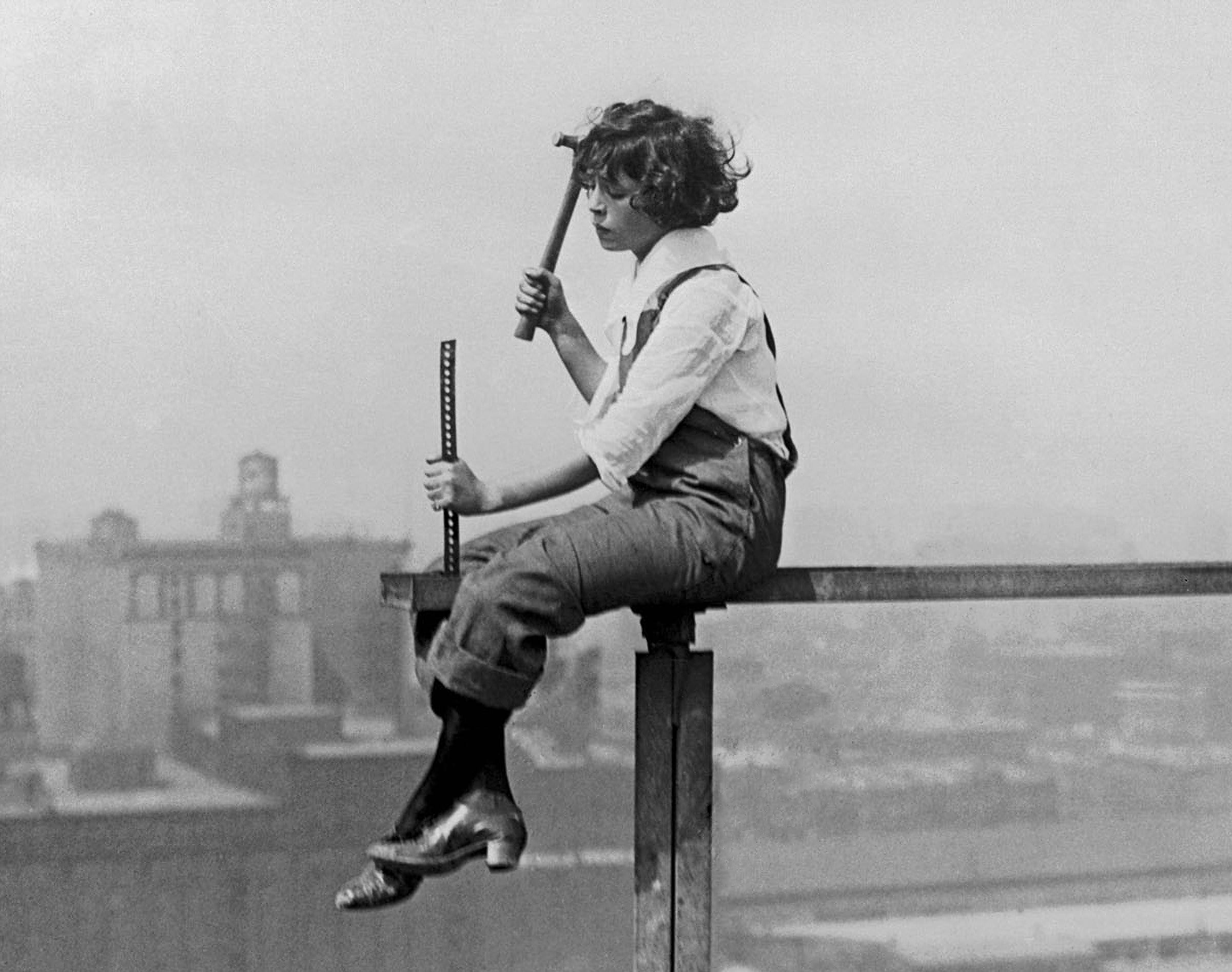 Woman Iron Girdering Print, Chicago Cityscape Print, Miss “collie” Collier,  1920, Black and White Photo, Vintage Photo, Wall Art Print - Etsy, image size:2401x1895
