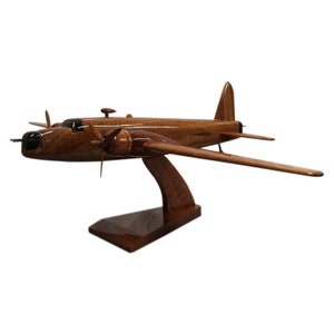 Avião bombardeiro médio Vickers Wellington RAF/Royal Australian/Royal Canadian Fleet Air Arms da Força Aérea da Segunda Guerra Mundial, modelo executivo de mesa de madeira.