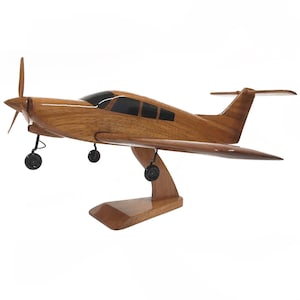 Modelo de escritorio ejecutivo de madera de avión civil Piper Arrow