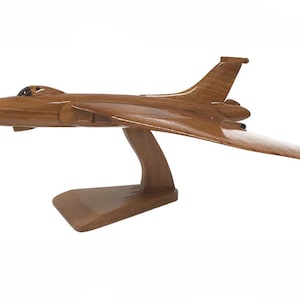 Avro Vulcan RAF Bombardiere strategico ad alta quota Modello esecutivo da tavolo in legno.