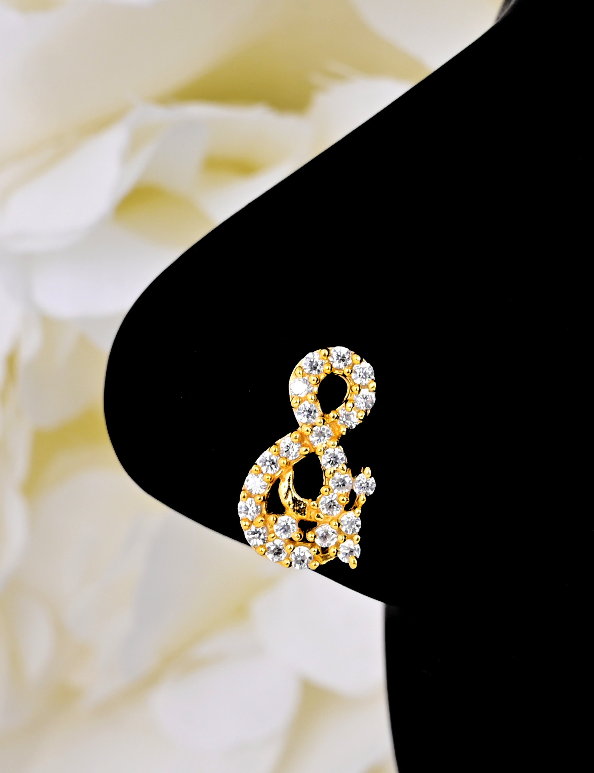 Flower Blossom Diamond Nose Pin, Alluring Gold Nose Pins