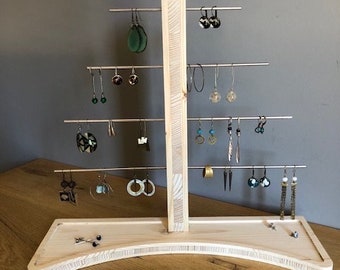 Présentoir et organisateur de bijoux en bois et acier mural ou à poser