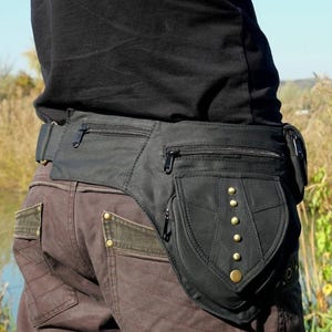 Gürteltasche ~ Hüfttasche mit 5 Taschen ~ Festival und Reisegürtel ~ Schwarze Baumwolle ~ Mit starken Messing Druckknöpfen ~ Der Cyberbelt