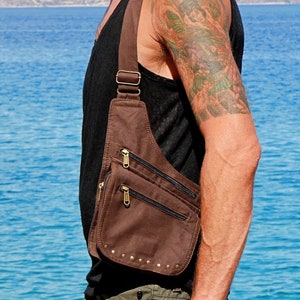 Holster ~ Utility vest with 6 pockets ~ Free size ~ Fully adjustable ~ Brown cotton ~ Unisex ~ The Hawk Holster