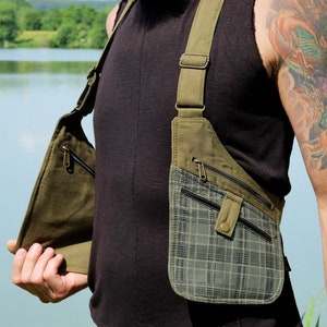 THE HOLSTER ~ Shoulder bag ~ Utility vest with 6 pockets ~ Fully adjustable ~ Cotton ~ With green checkered fabric ~ Unisex