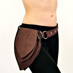 Utility belt ~ Fanny pack ~ Bag 2 in 1 for waist or shoulder ~ 3 pockets ~ Minimalist style ~ Unisex ~ Brown cotton ~ The Panbelt